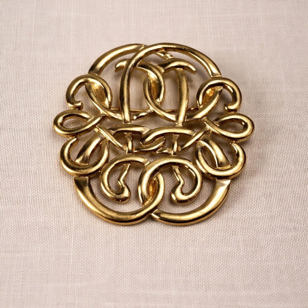 Vintage Gold Tone Scrollwork Brooch Abstract Openwork Swirl Pin Scroll Retro